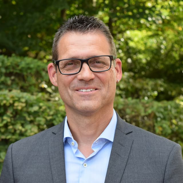 Dr. Gunter Mann