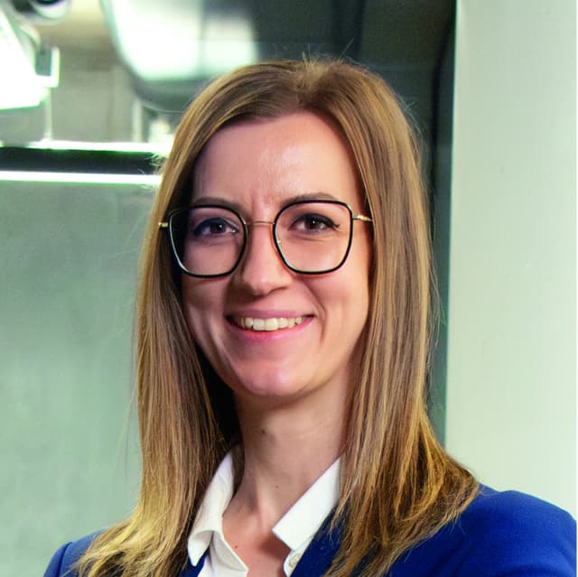 Regina  Schwab